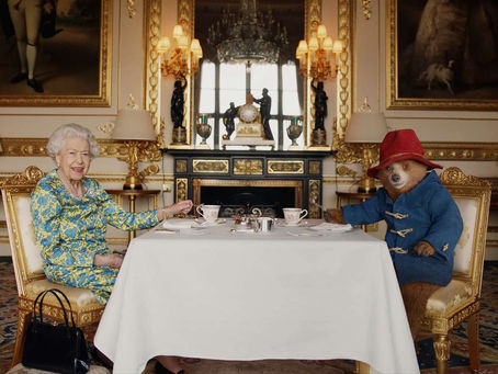 A Tradição do Chá na Inglaterra: Uma Jornada de Elegância e Hospitalidade