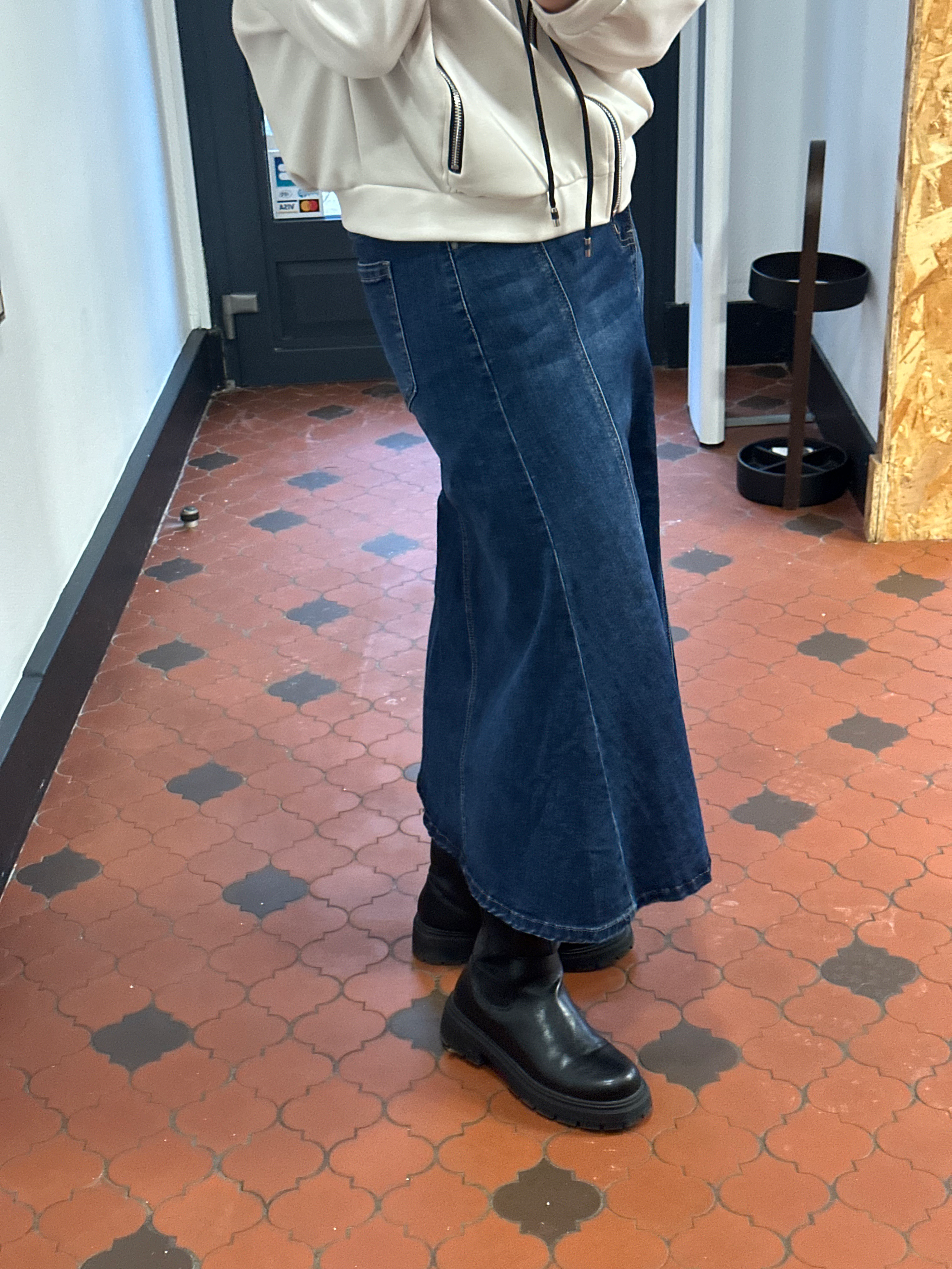 Look 1 - la jupe en jean