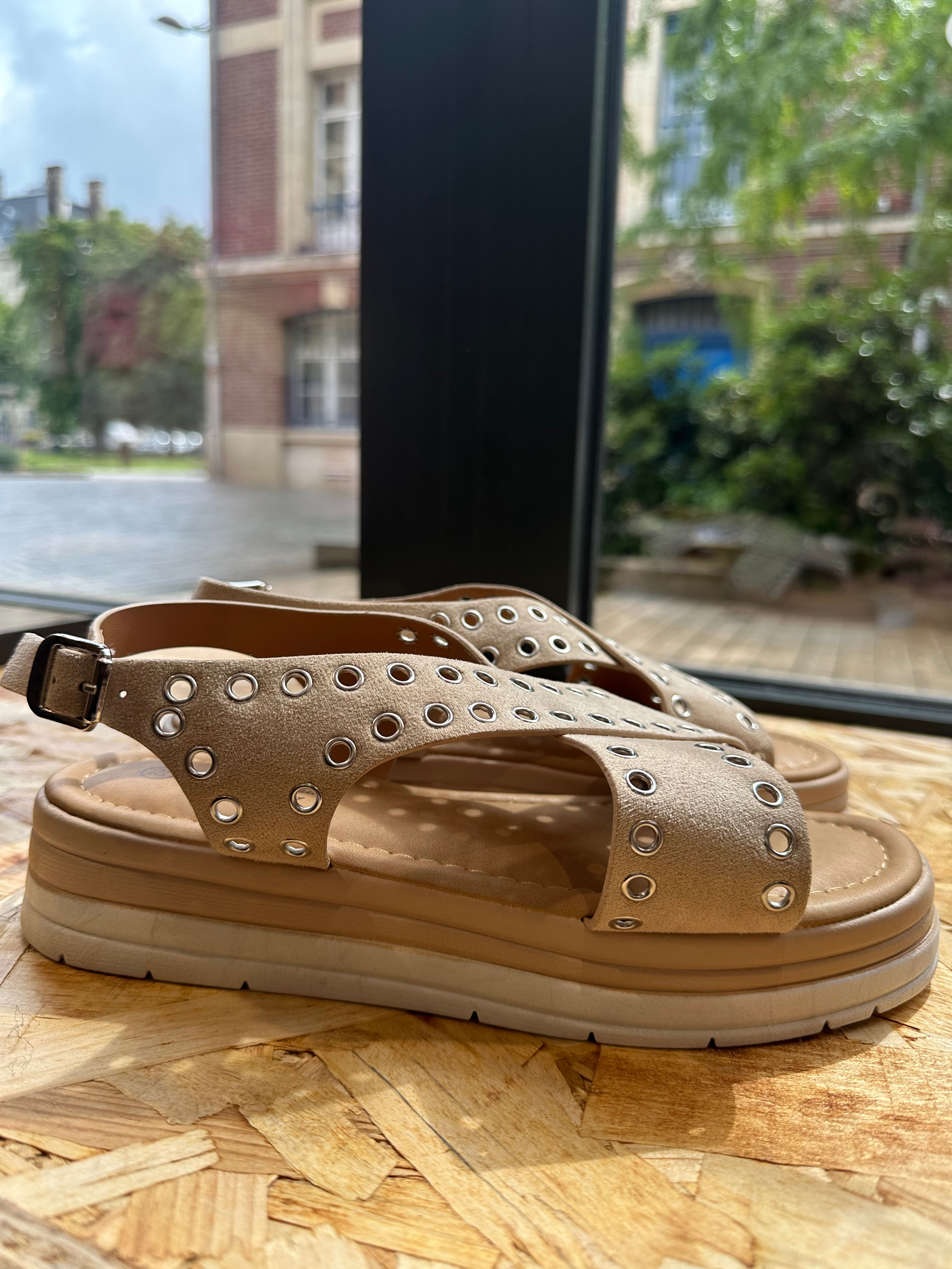 Look 79 - les nus pieds