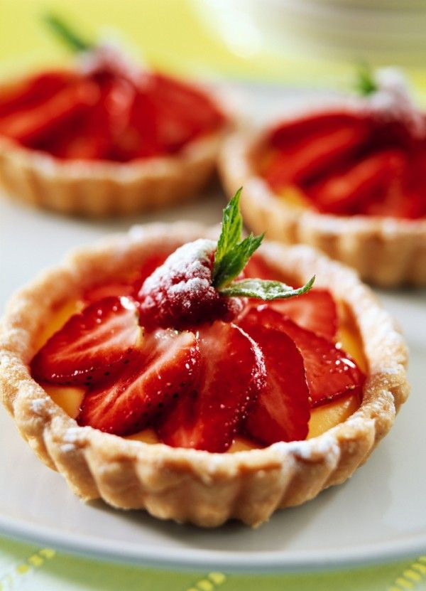 Gastronomie | Tartelette aux fraises, mousse de yaourt et coeur de fraises
