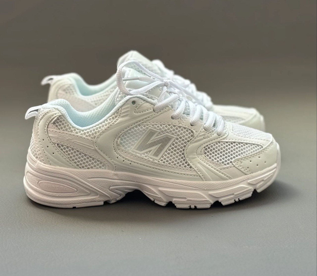 tenis blancos New Balance