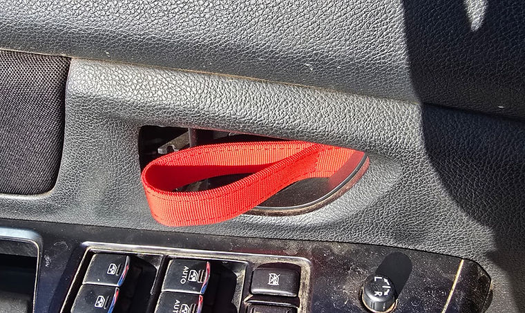 lstrap.jpeg