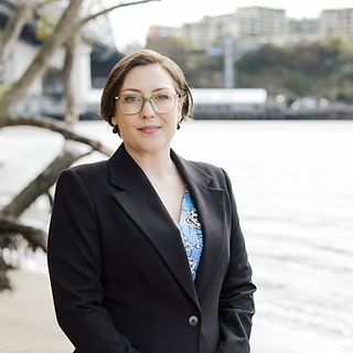 Anthea Middleton _ Headshot.png