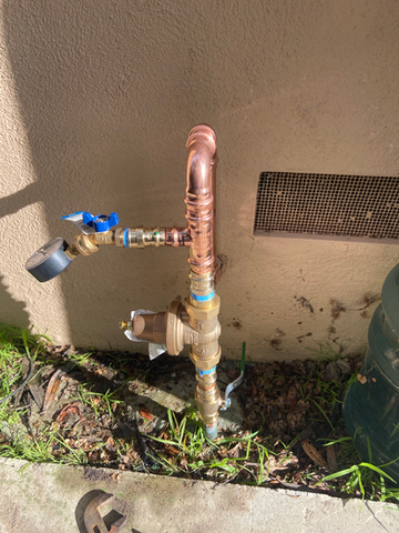 Pressure regulator installed