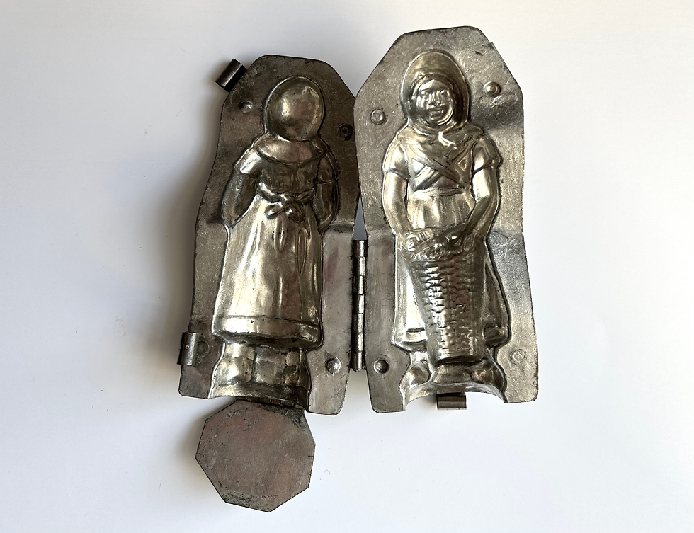 Thumbnail: Seltenes antikes Set FISCHERMANN UND FISCHERFRAU, ca 16,5 cm