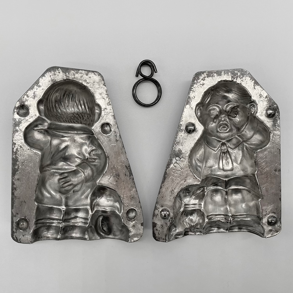 Thumbnail: Rare antique chocolate mold CRYING BOY WITH BEST FRIEND, approx. 11.5 cm