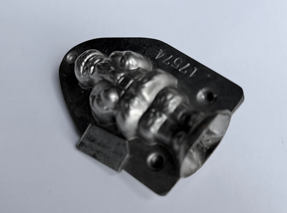Thumbnail: Antike Schokoladenform NIKOLAUS MIT SACK, ca. 10 cm