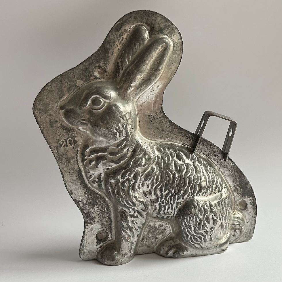 Miniaturbild: Antike Schokoladenform SITZENDER HASE, ca. 18,5 cm