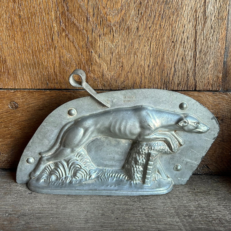 Thumbnail: Seltene antike Schokoladenform WINDHUND/GREYHOUND, ca. 21,5 cm