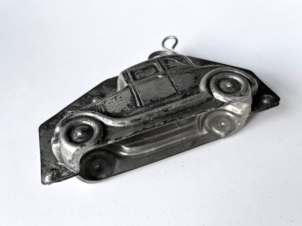 Thumbnail: Antike Schokoladenform Auto Limousine von Hermann Walter Berlin
