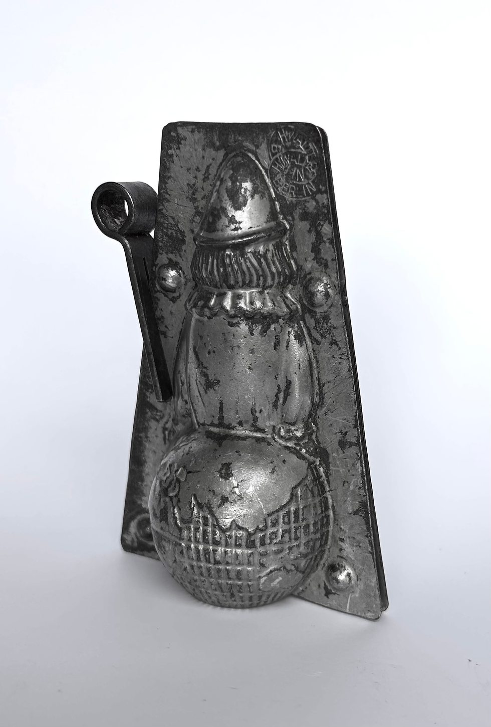 Thumbnail: Antike Schokoladenform Clown auf Weltkugel von Hermann Walter Berlin