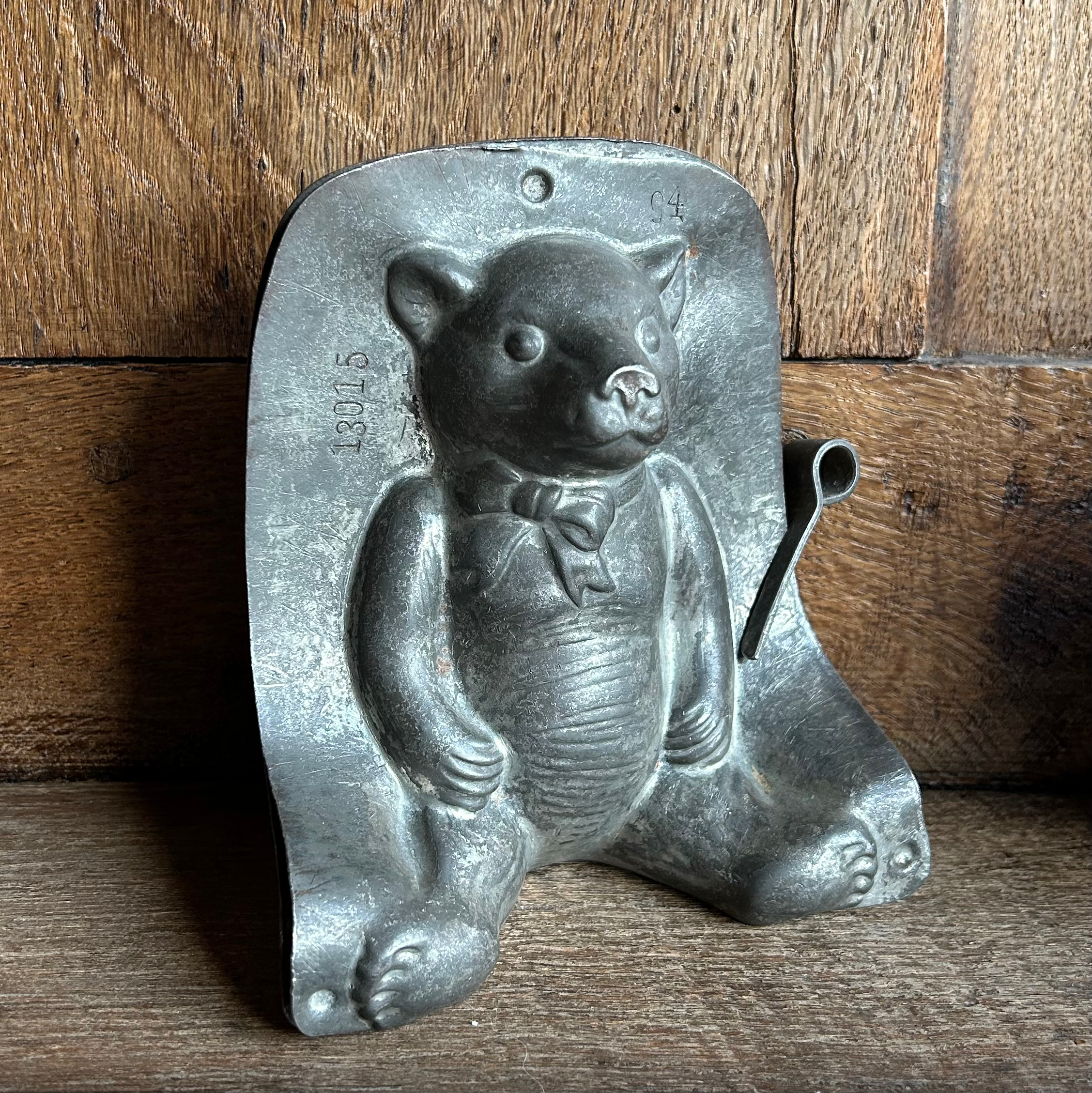 Seltene antike Schokoladenform SITZENDER TEDDYBÄR, ca. 14,5 cm