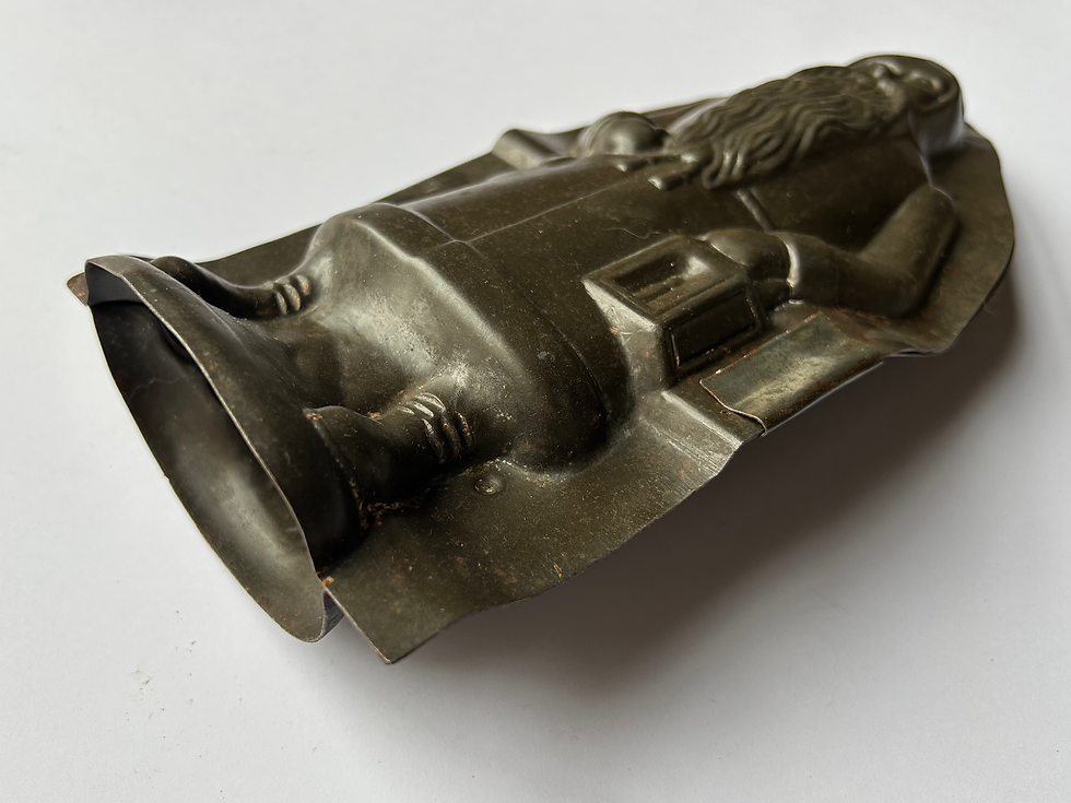 Thumbnail: Seltene antike Schokoladenform NIKOLAUS MIT LATERNE, ca. 26,5 c