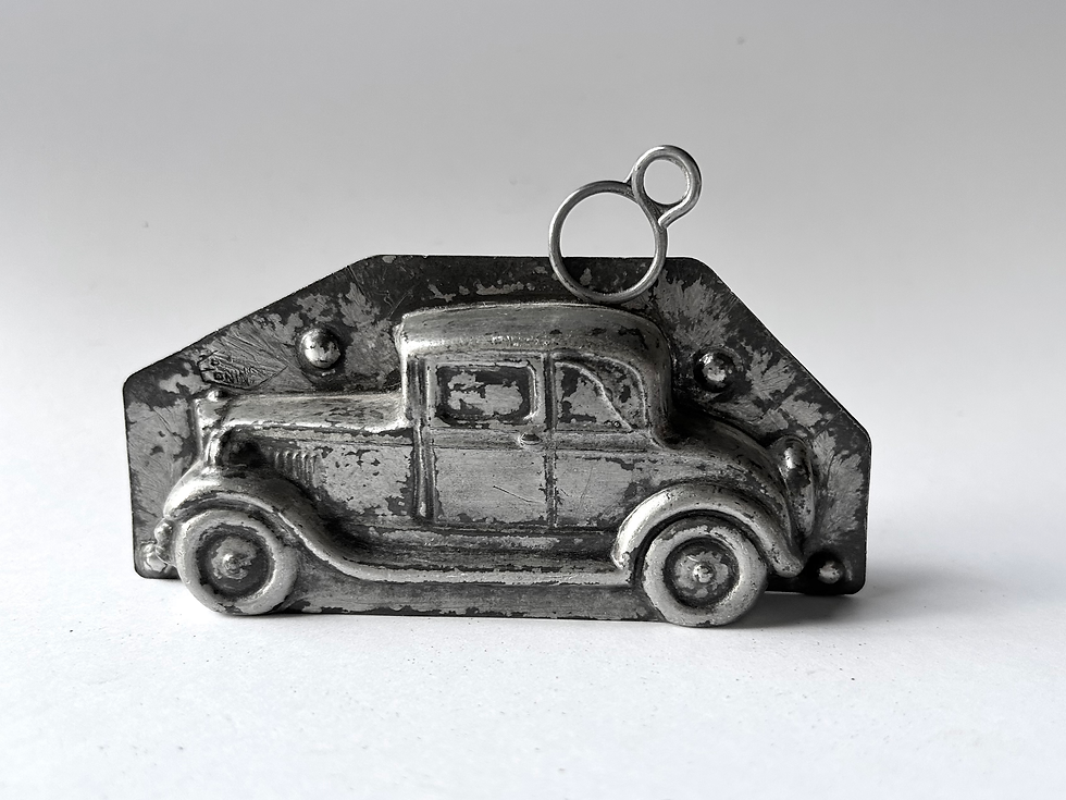 Thumbnail: Antike Schokoladenform Auto Limousine von Hermann Walter Berlin