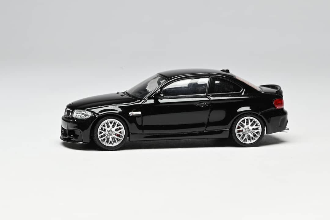 BMW 1M (E82) Coupe Black with Multi-Spoke Rim