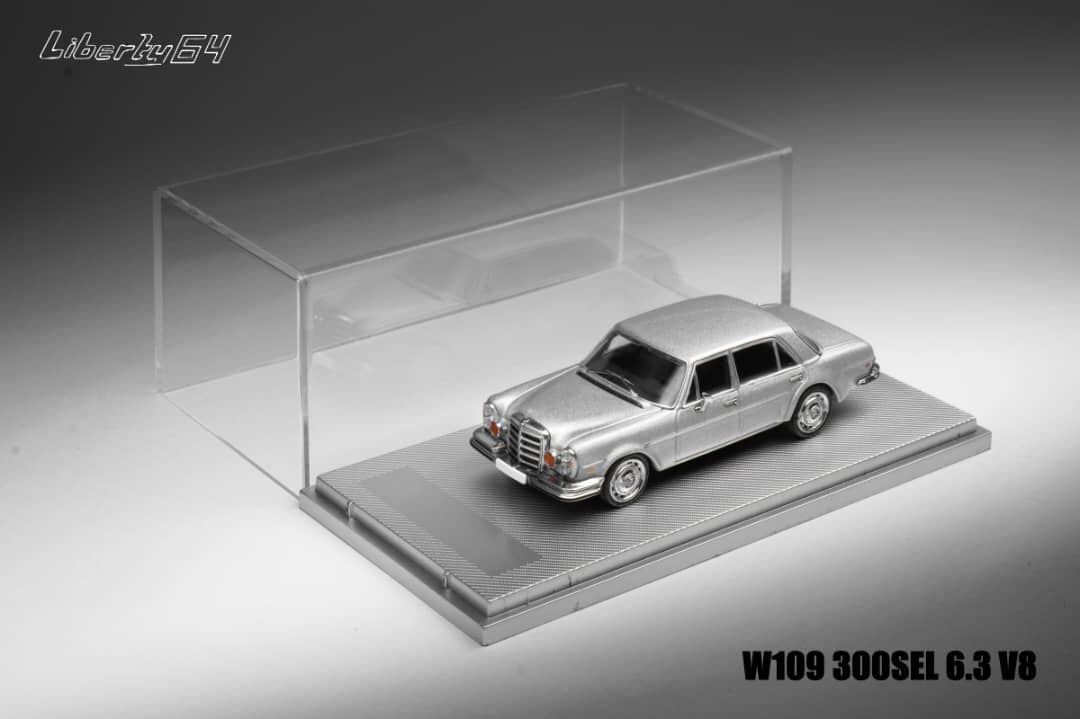 Mercedes-Benz 300 SEL 6.3 V8 W109 Silver