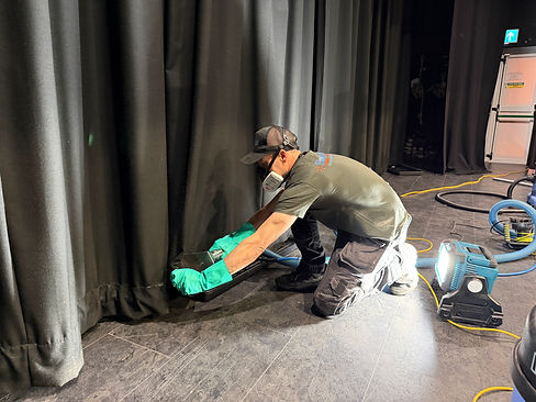 Technition cleaning curtains