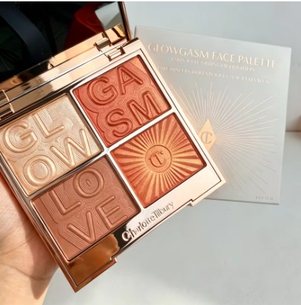 פלטת פנים שרלוט טילבורי Glowgasm: סומק וזוהר מושלם | Charlotte Tilbury