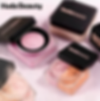 Huda Beauty Easy Bake and Snatch: פודרה דו-גונית לפיסול והארה