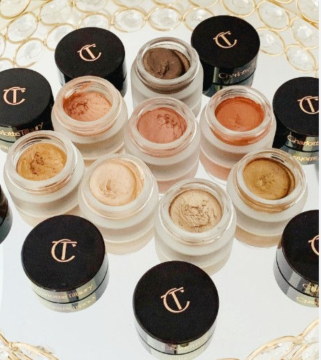 Charlotte Tilbury Eyes to Mesmerise: צללית קרם זוהרת