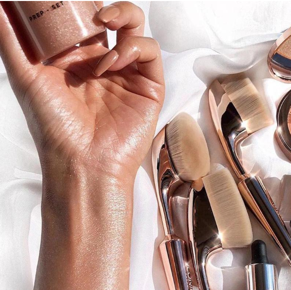 תמונה ממוזערת: ספריי ברונזר | ברונזר נוזלי | איפור זוהר | ICONIC | ברונזר מומלץ