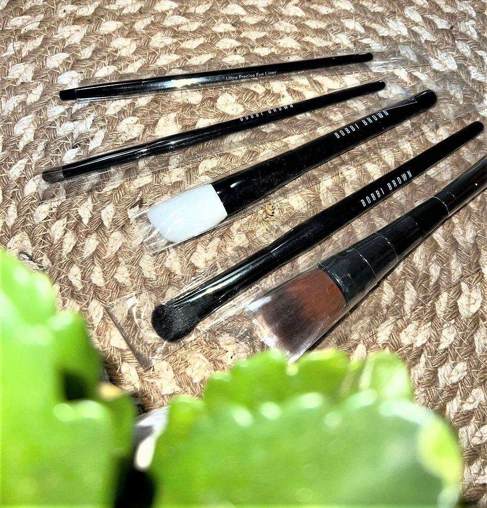 Thumbnail: סט מברשות בובי בראון | מברשות איפור מומלצות | מוצרי איפור באינטרנט