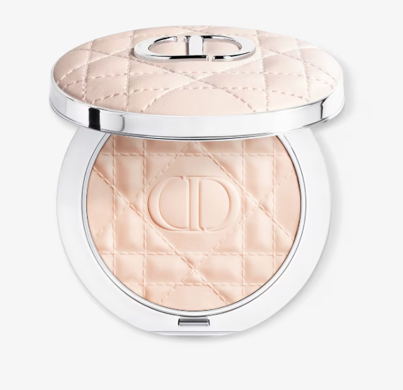 Thumbnail: Dior Forever: פודרה דיור שמעניקה פילטר מושלם, גימור מאט ועור זוהר!