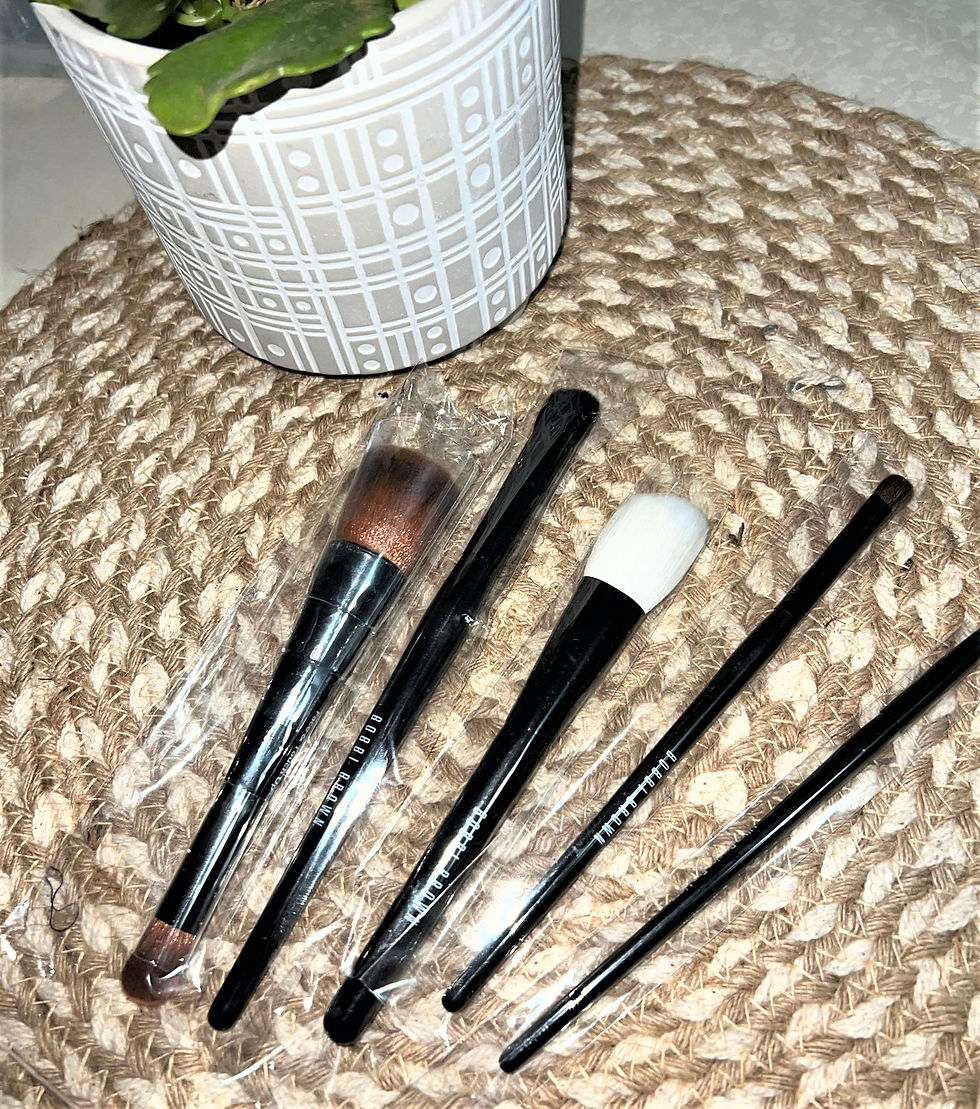 Thumbnail: סט מברשות בובי בראון | מברשות איפור מומלצות | מוצרי איפור באינטרנט