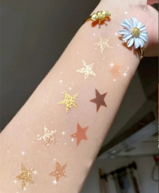 Thumbnail: צלליות לעיניים מומלצות  | הודה ביוטי | גולד אובסשיין | איפור עיניים