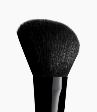 תמונה ממוזערת: מברשת קונטור של שאנל | מברשת קונטור מס’ 109 של Chanel | מברשת איפור יוקרתית