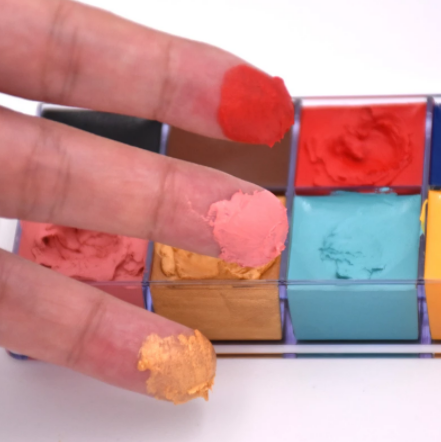 תמונה ממוזערת: צבעי שמן מומלצים | מייק אפים צבעוניים | מוצרי איפור לפורים