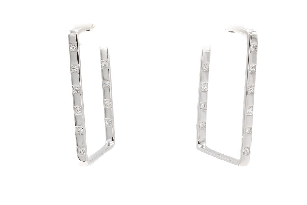 Miniatura: Pair of rectangle diamond earrings. White Gold White Diamond Circle Band. Fashionable Ofira Jewels.