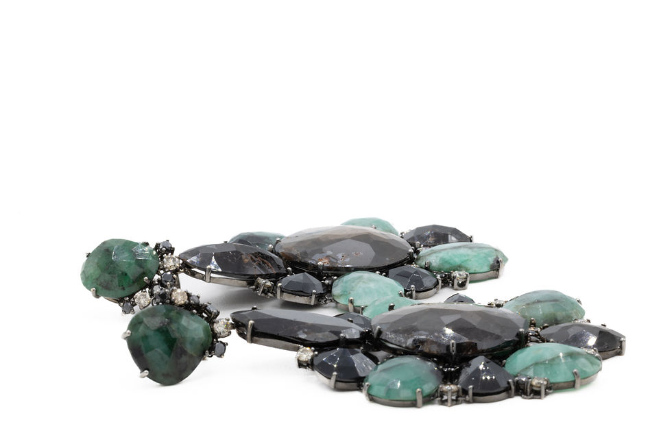 縮圖：Emerald and black gemstone necklace on white background Ofira Jewels