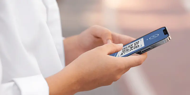 Mobile scanning QR code for vending machine operation
