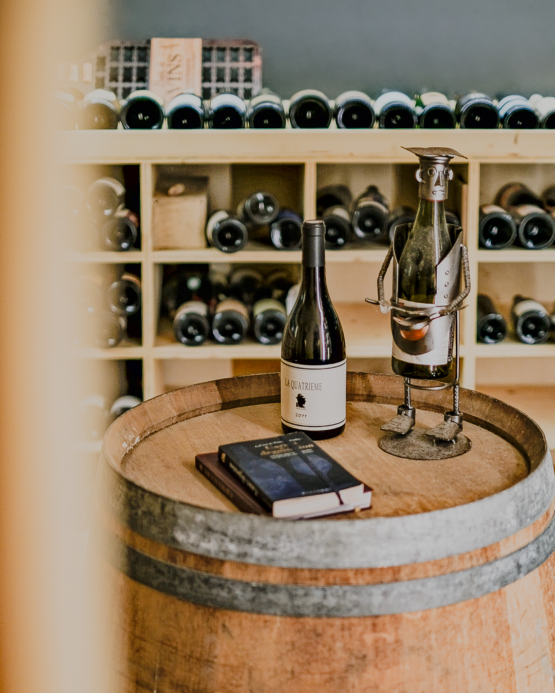 Cave à vin sur mesure avec tonneau et présentoirs, Pays fouesnantais