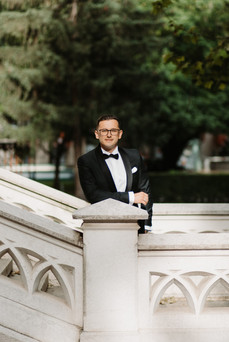 Wedding Bihac Mladenci poziraju na ulicama Zagreba uz elegantnu arhitekturu