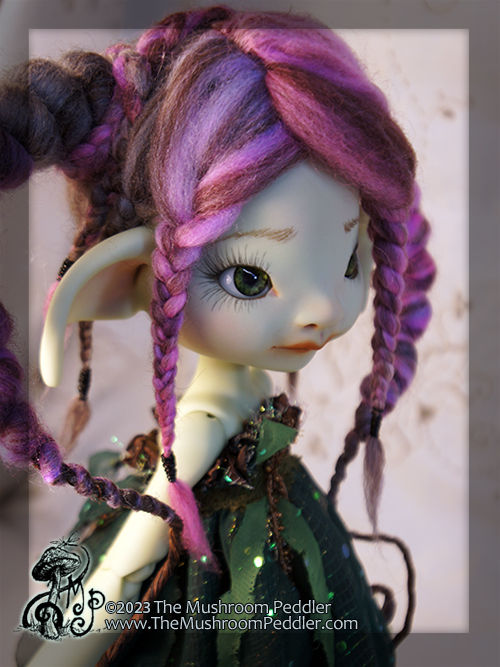 Thumbnail: Wig Sculpture - size 9 - Implings - Positively Pink