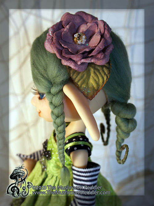 Thumbnail: Wig Sculpture - size 9- Implings - Mossy Green