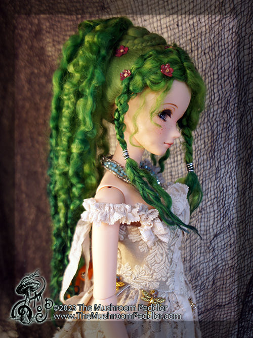 Thumbnail: Wig Sculpture - size 8.25 - Kaye Wiggs/Smart Doll - Emerald Pixi Ponytail