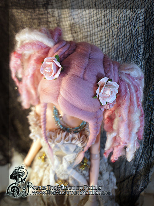 Thumbnail: Wig Sculpture - size 8.25 - Kaye Wiggs/Smart Doll - Dread Pirate Rose