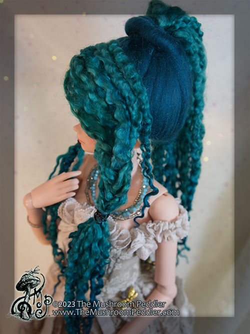Thumbnail: Wig Sculpture - size 8.25 - Kaye Wiggs/Smart Doll - Teal Pixi Ponytail