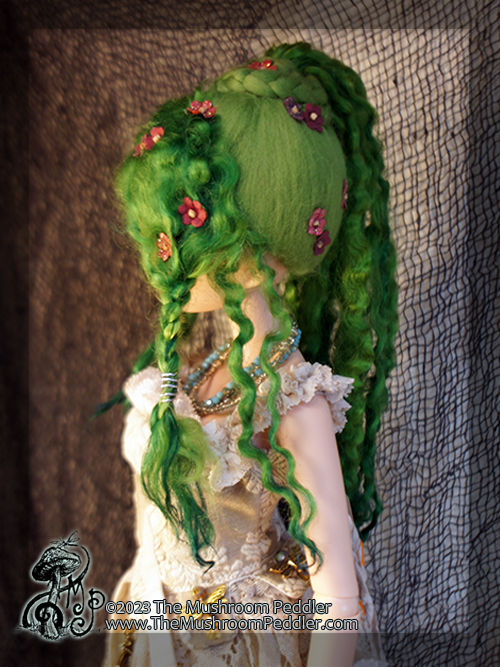Thumbnail: Wig Sculpture - size 8.25 - Kaye Wiggs/Smart Doll - Emerald Pixi Ponytail