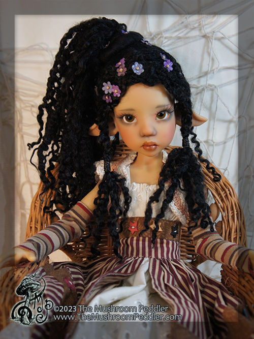 Thumbnail: Wig Sculpture - size 8.25 - Kaye Wiggs/Smart Doll - Ebony Pixi Ponytail