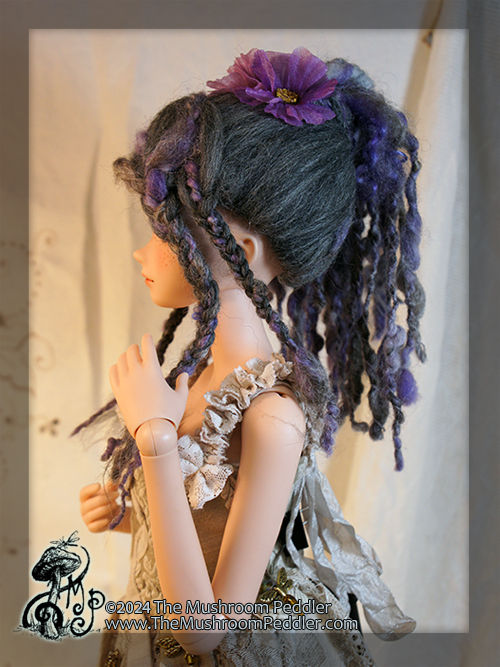 Thumbnail: Wig Sculpture - size 8.25 - Smart Doll/Kaye Wiggs - Flower Pixie Ponytail