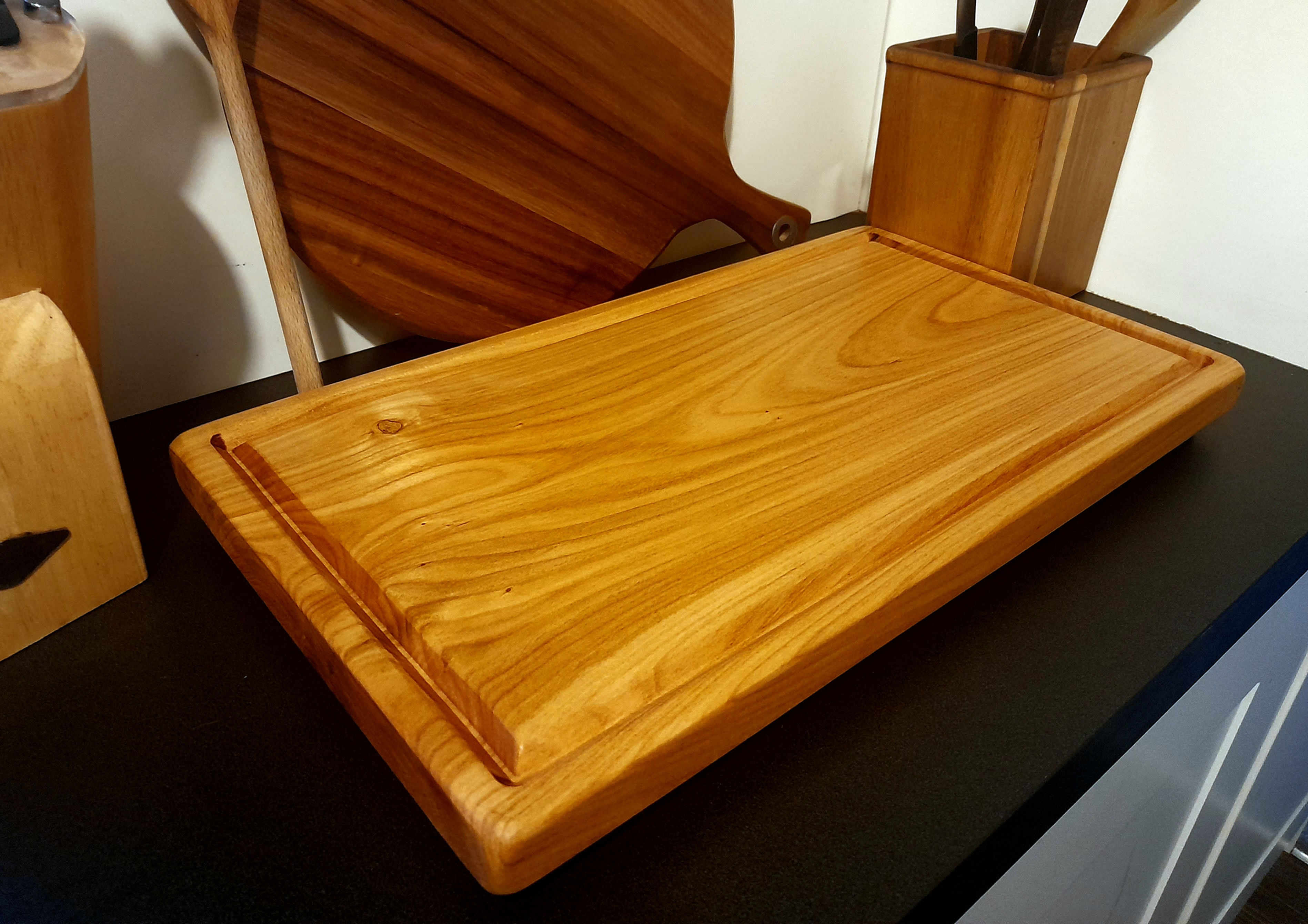Cherry Chopping Board with Juice Groove