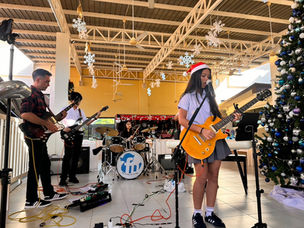 Christmas Fab Café Music Performance