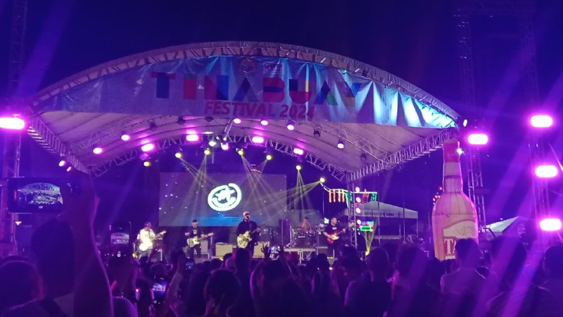 performing band