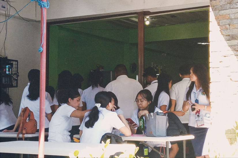 students eating