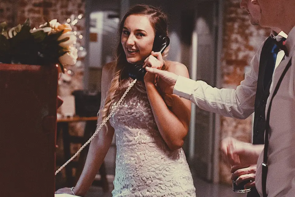 audio-guest-book-wedding4_4_276383-160335695780049.webp