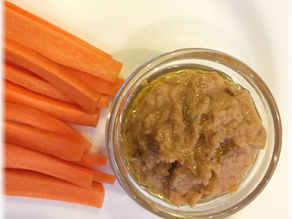 Hummus mit Zitronenöl und getrockneter Tomate